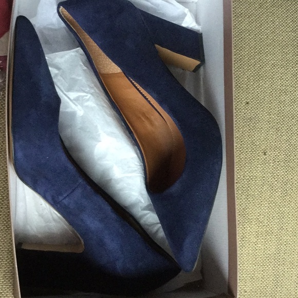 Franco Sarto Shoes Franco Sarto Sasha Suede Shoes In Navy